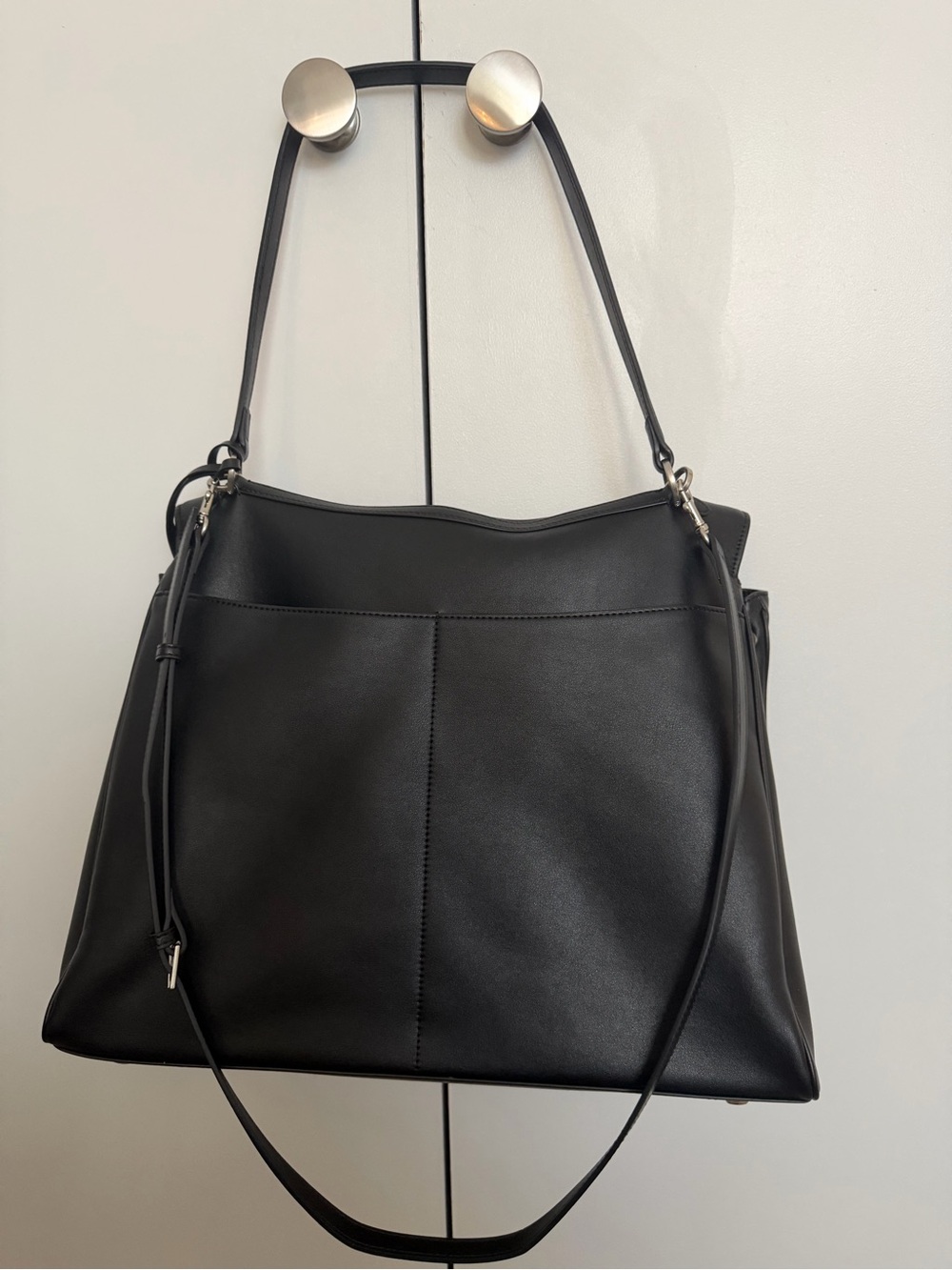 Classic Black Leather Shoulder Bag - Elegant Everyday Tote - Picture 3 of 8